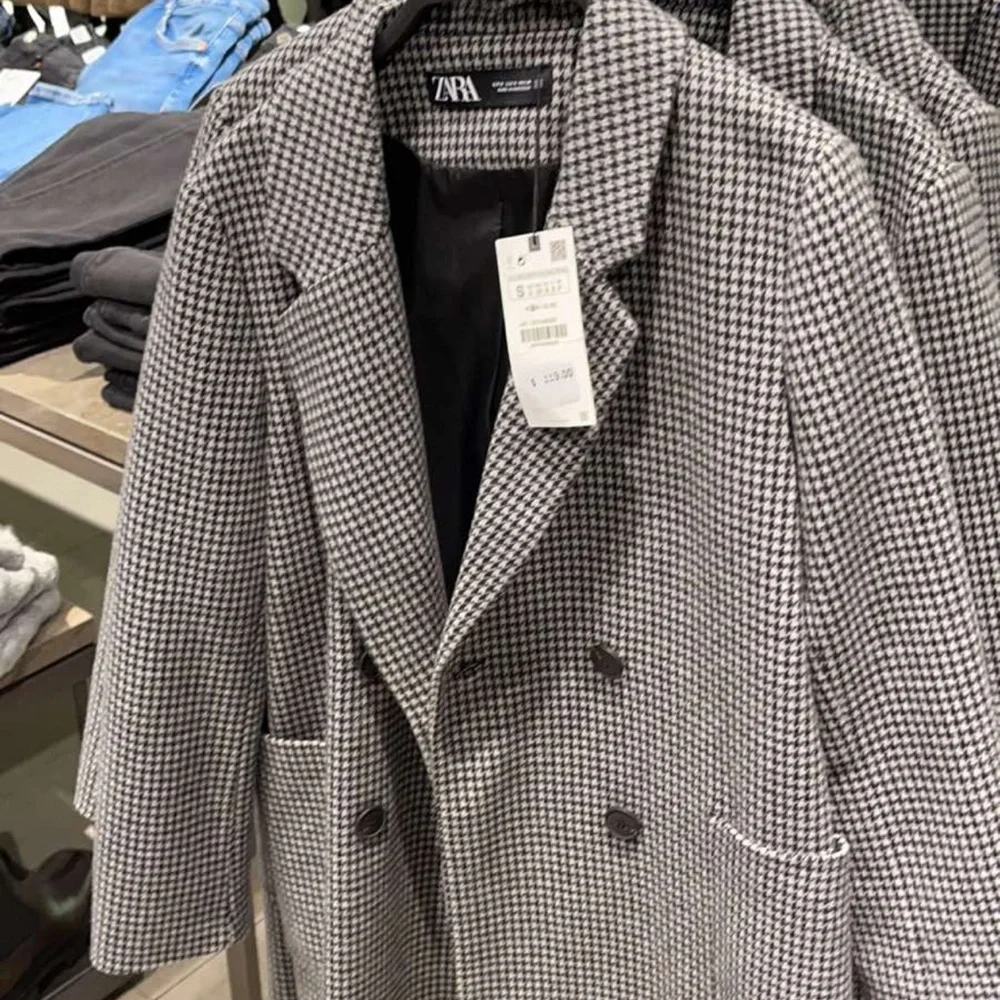 Coat - Picture 2 of 2